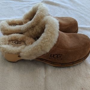 Ugh women's clogs, size 6